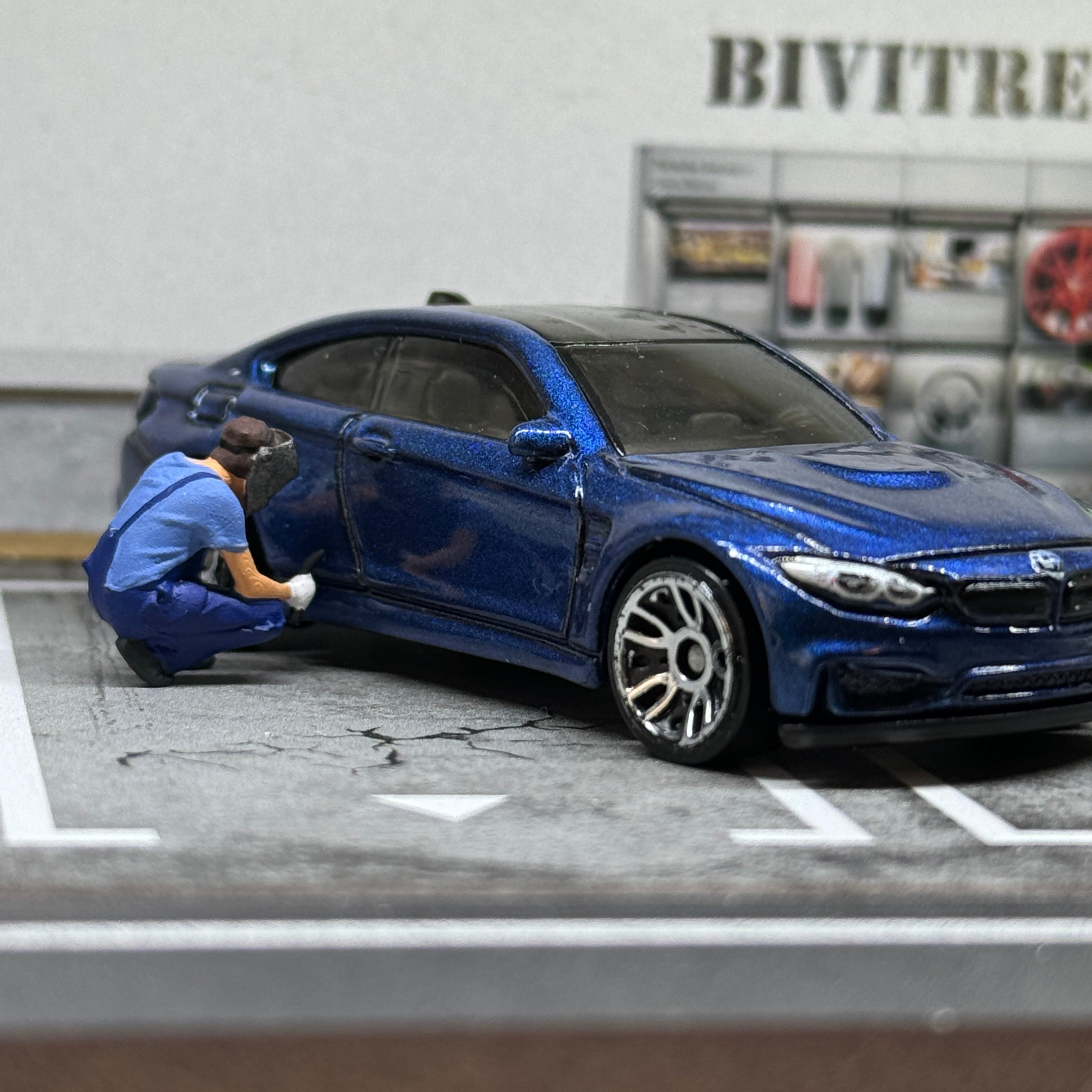 Hand-Painted 1/64 Diorama Figures