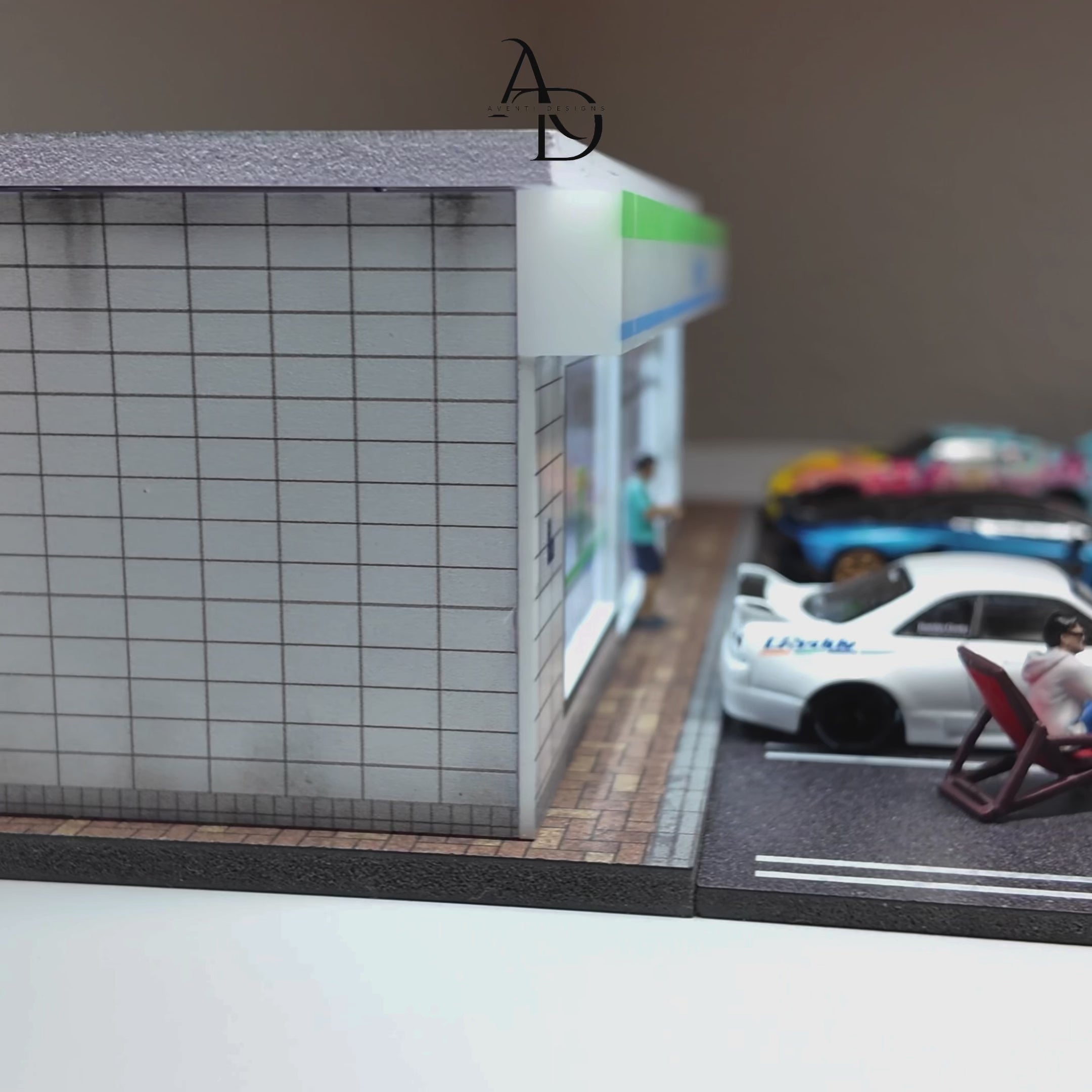 ファミリーマート　ミニチュア リアル店舗　1/64 LED FamilyMart Convenience Store Diorama – 1:64 Scale Diecast