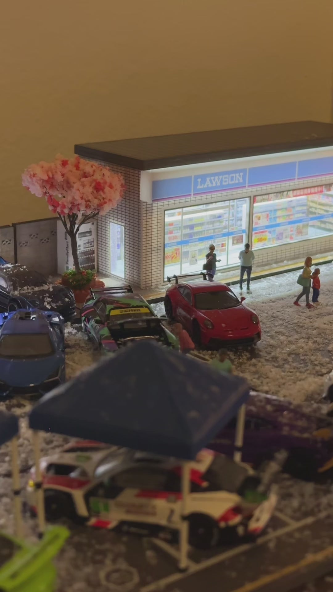 Aventi Designs Lawson Store - 1/64 LED Diorama - Hot Wheels