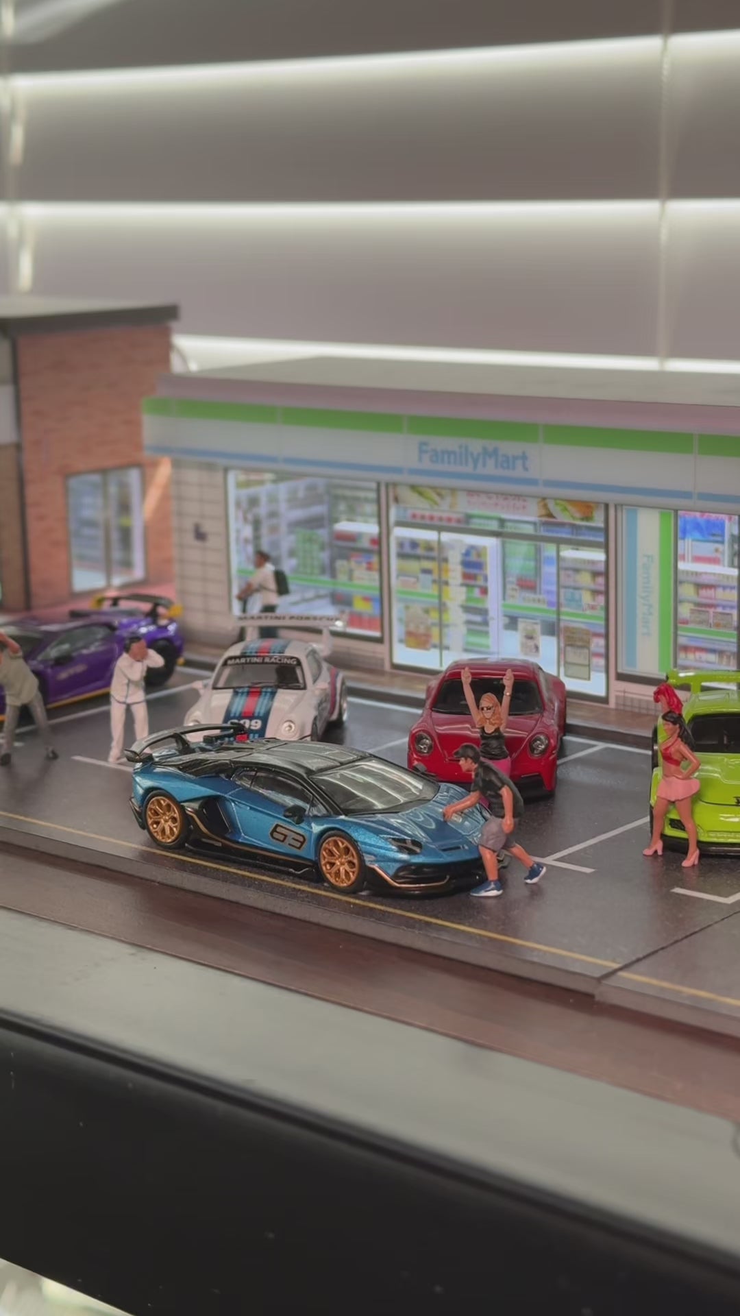 LED FamilyMart Convenience Store Diorama – 1:64 Scale Diecast