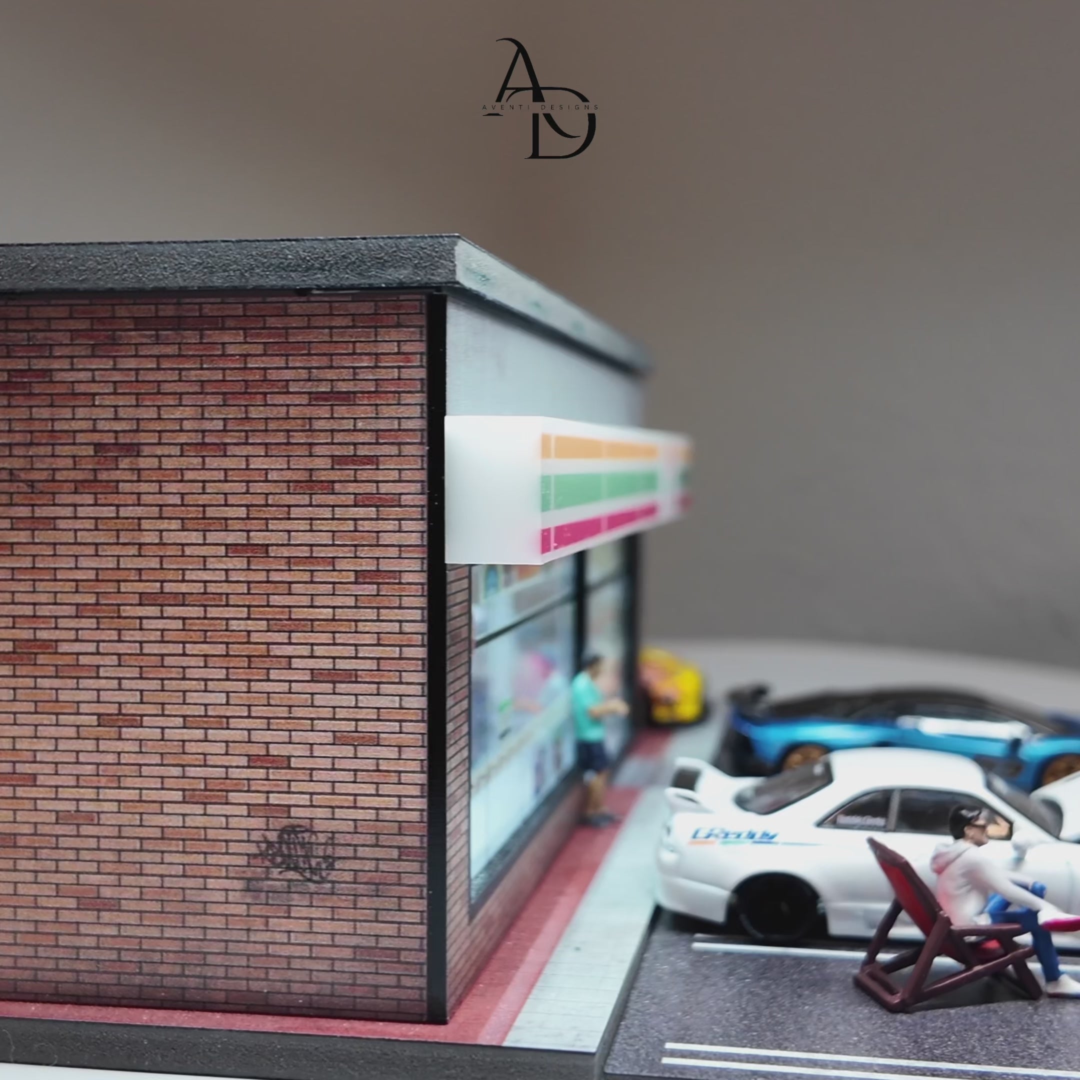 Load video: LED 7-Eleven Convenience Store Diorama – 1:64 Scale Diecast Display